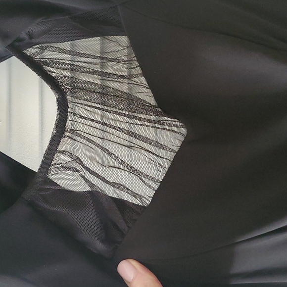 Sleeveless long black formal dress - Picture 4 of 9